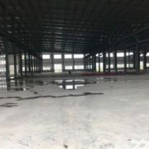 1楼彩钢1400㎡高12米，没有行业限制，没有产值要求，电大