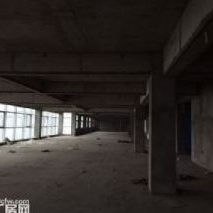 厂房出租龙湾滨海三楼1000平米，大挂车号进出，有院子。适合