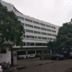 鹿城沿江工业区1&minus;3楼3300平方出租，可分租