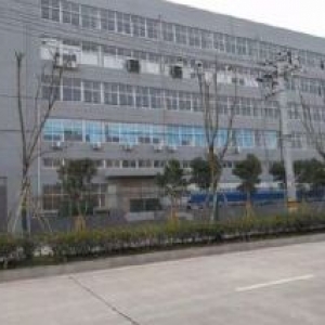 出租丁香路1楼带行车900平 已腾空.马上可用