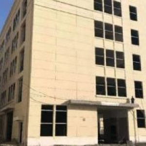 新厂房出租，设施备套齐全，高速口旁，交通便利