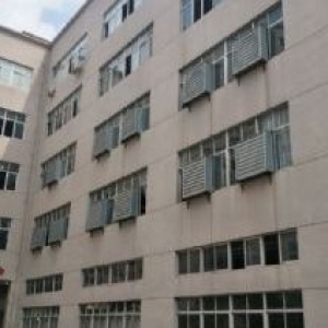 炬光园标准厂房1800平方，宿舍400平方。