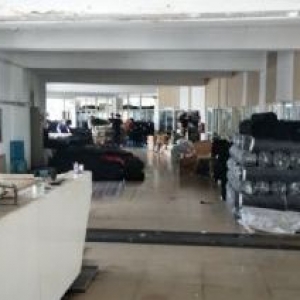 炬光园标准厂房1350平方，宿舍650平方，