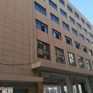 梧田工业区2000平方，配宿舍。适合服装，包装等