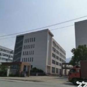 梧田工业区 1−4层3100平方，独门独院