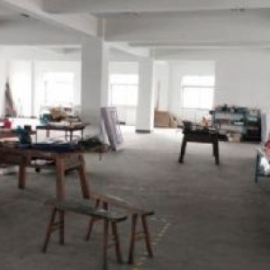 炬光园整栋出租3000平方，已腾空