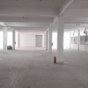 东庄工业区1楼800平方，可用