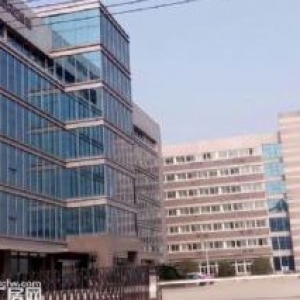 上汇工业区 车间1&minus;5层9000，住宿3000，