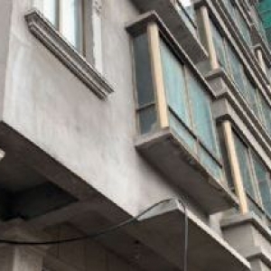 湖头4间9层面积2200平大约，有电梯