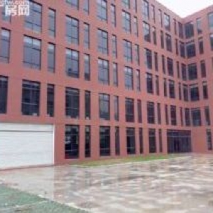 售陶山工业区3亩建筑5000方独门独院，货梯5吨，厂房新可股