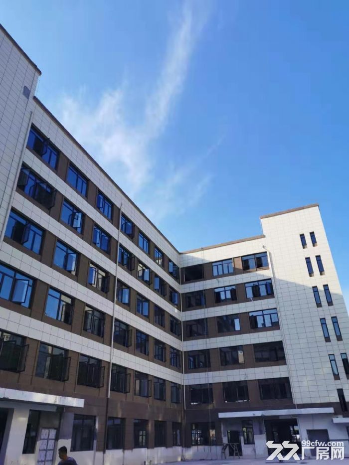 出租梧田工业区独门独院厂房6000平，庭院宽大 大车好近