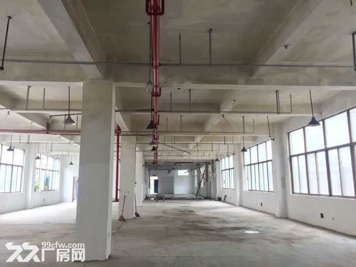 出租娄桥工业区一个层面1700平 厂房干净清爽 庭院宽敞 大车好进