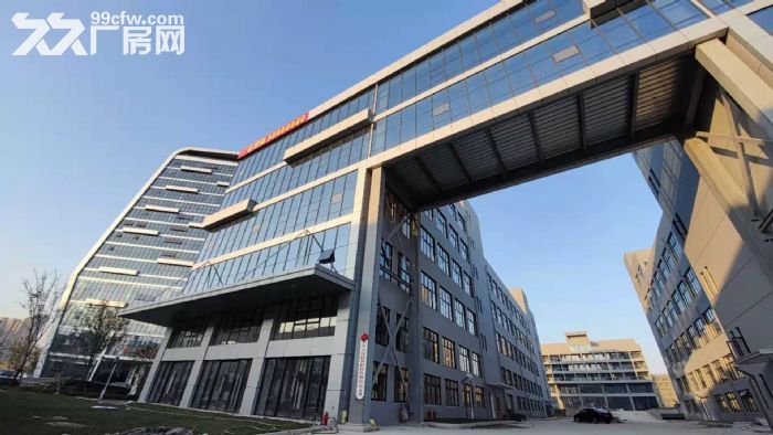 全新超大长厂房出租！商业中心位置，价格优惠！