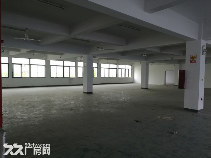 高翔工业区2楼800平方米厂房出租，已腾空