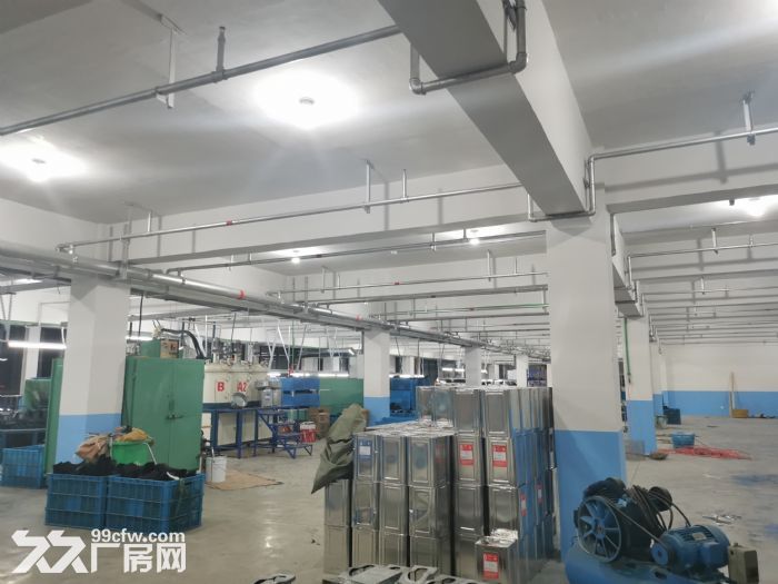 飞云全新厂房 每层2600平方 190元