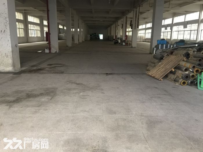 出租新桥高翔工业区，独栋厂房15000平方，可分租