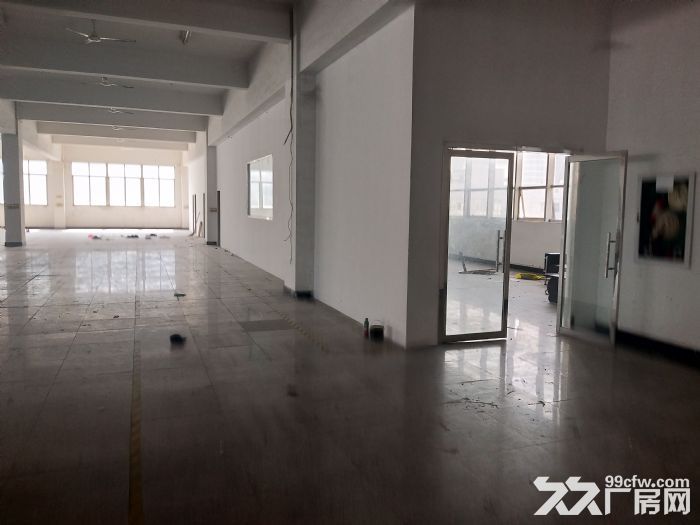 炬光园1楼300平方出租，适合仓库