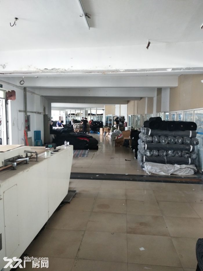 炬光园标准厂房1350平方，宿舍650平方，