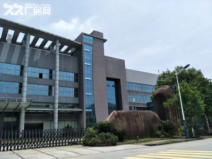 高翔工业区标准厂房700平方一个平面适合办公，淘宝电商。