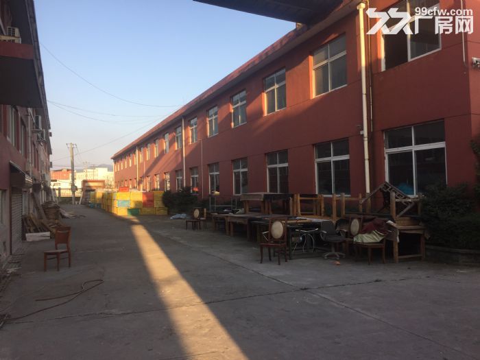 鹅湖工业区 1到2层2200平方