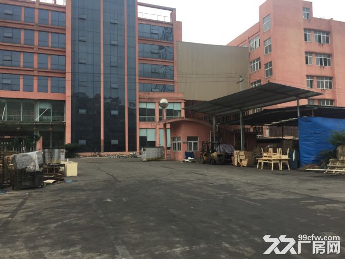 梧田工业区 车间4000平方 住宿1200平方，独门独院