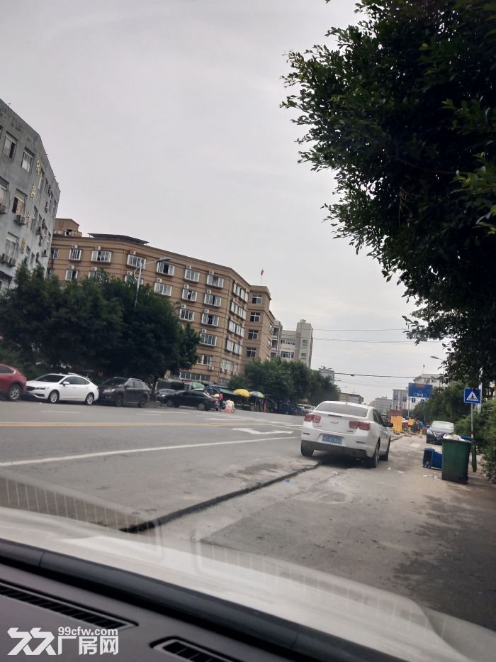 瓯海经济开发区1楼1000平方，适合店面