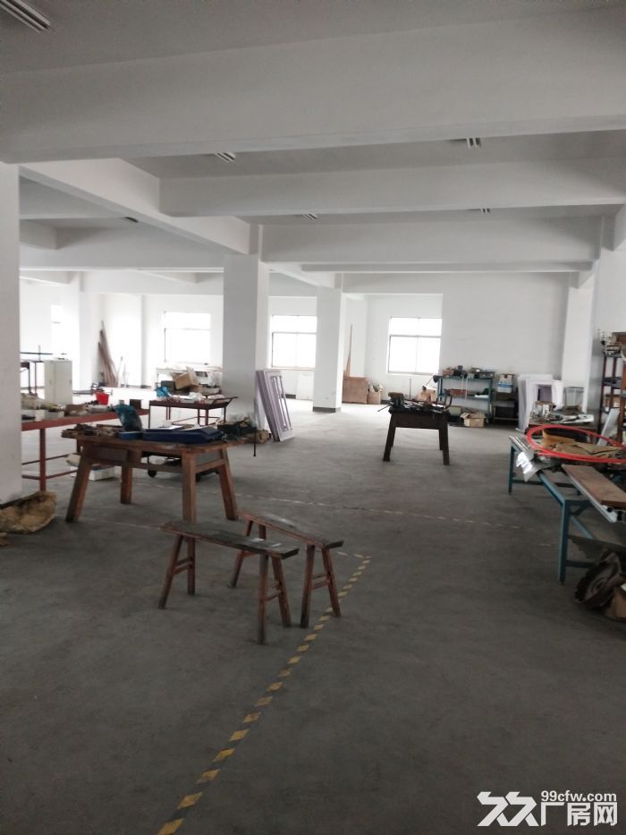 炬光园整栋出租3000平方，已腾空