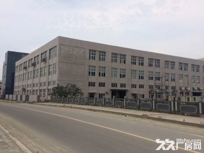 上汇工业区 一楼2000平方，层高7米