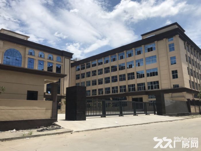 炬光园 车间7000平方，住宿2000平方