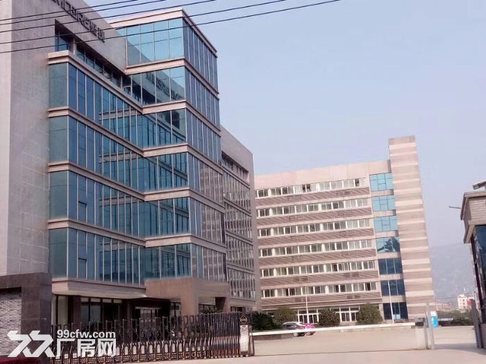 上汇工业区 车间1&minus;5层9000，住宿3000，独门独院