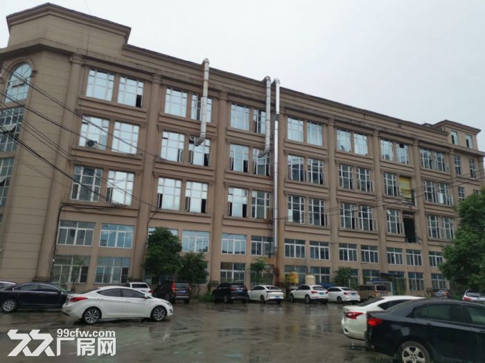 金竹工业区 1−3层3000平方